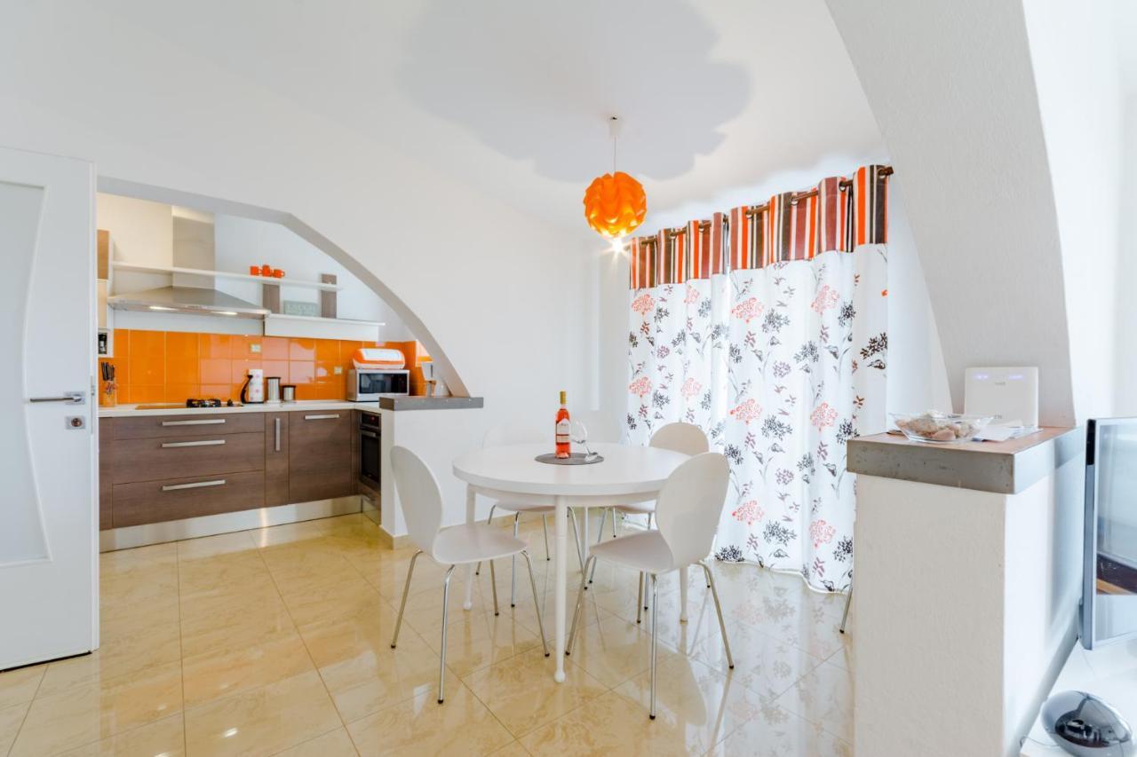 Apartments Flor De Lis Podstrana Ngoại thất bức ảnh
