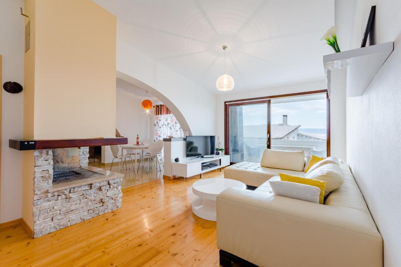 Apartments Flor De Lis Podstrana Ngoại thất bức ảnh