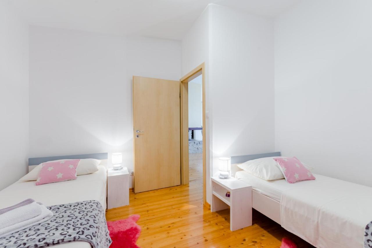 Apartments Flor De Lis Podstrana Ngoại thất bức ảnh