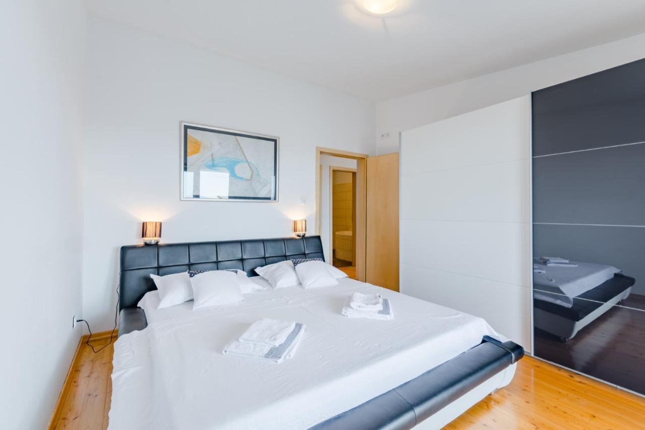 Apartments Flor De Lis Podstrana Ngoại thất bức ảnh